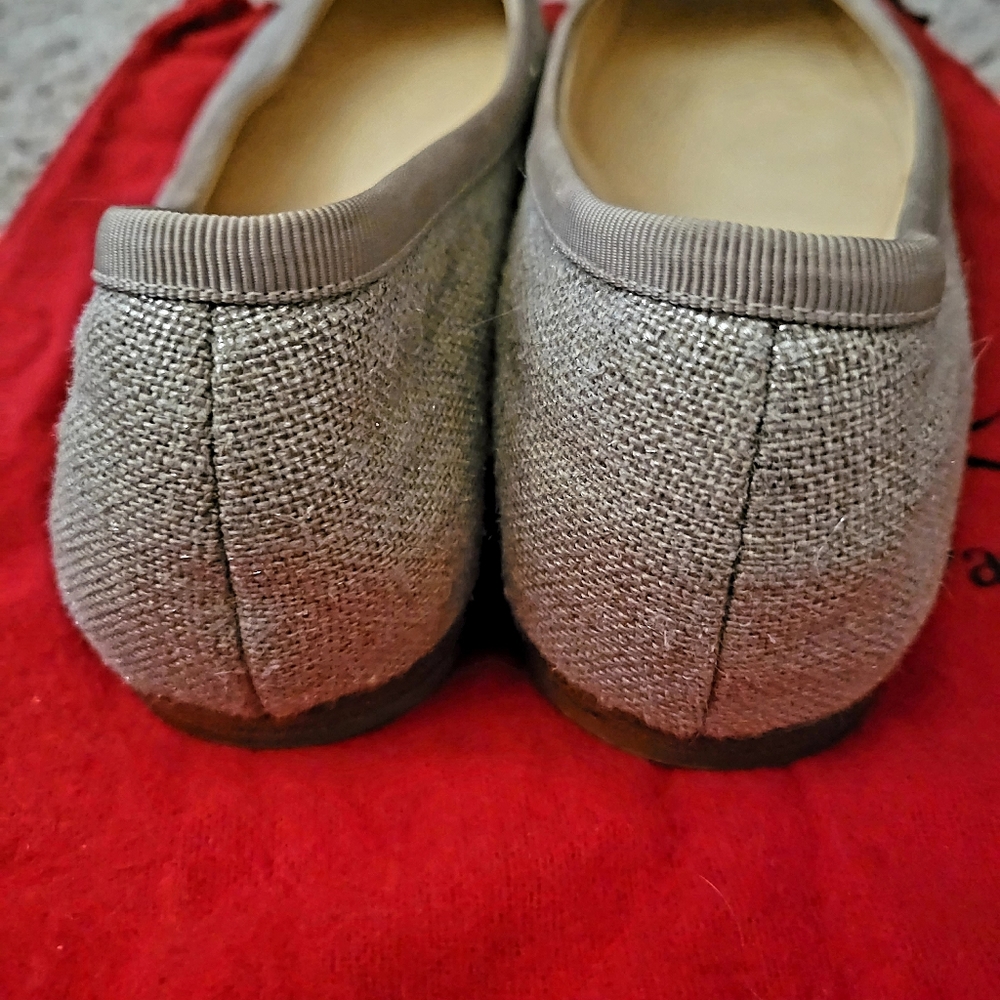 Christian Louboutin mamadrague flat 38.5 fits like a 37.5